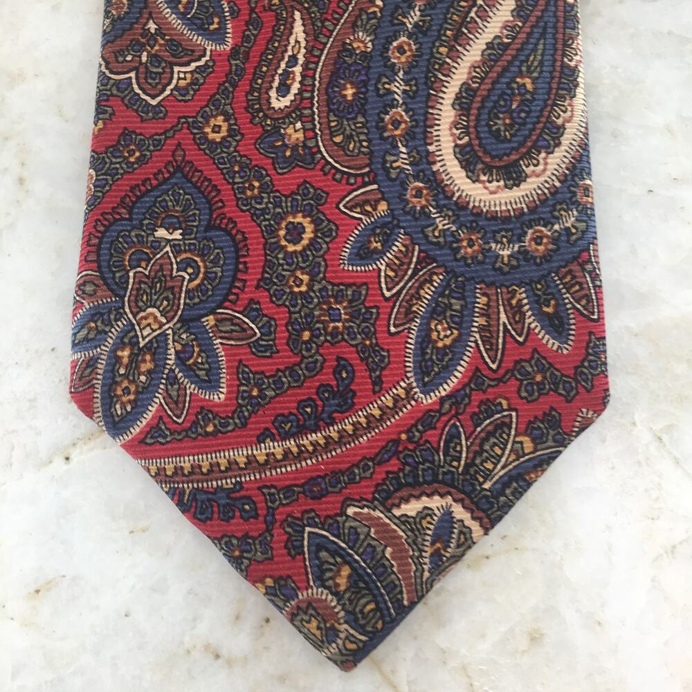 FERRELL REED ALL SILK PAISLEY NECKTIE